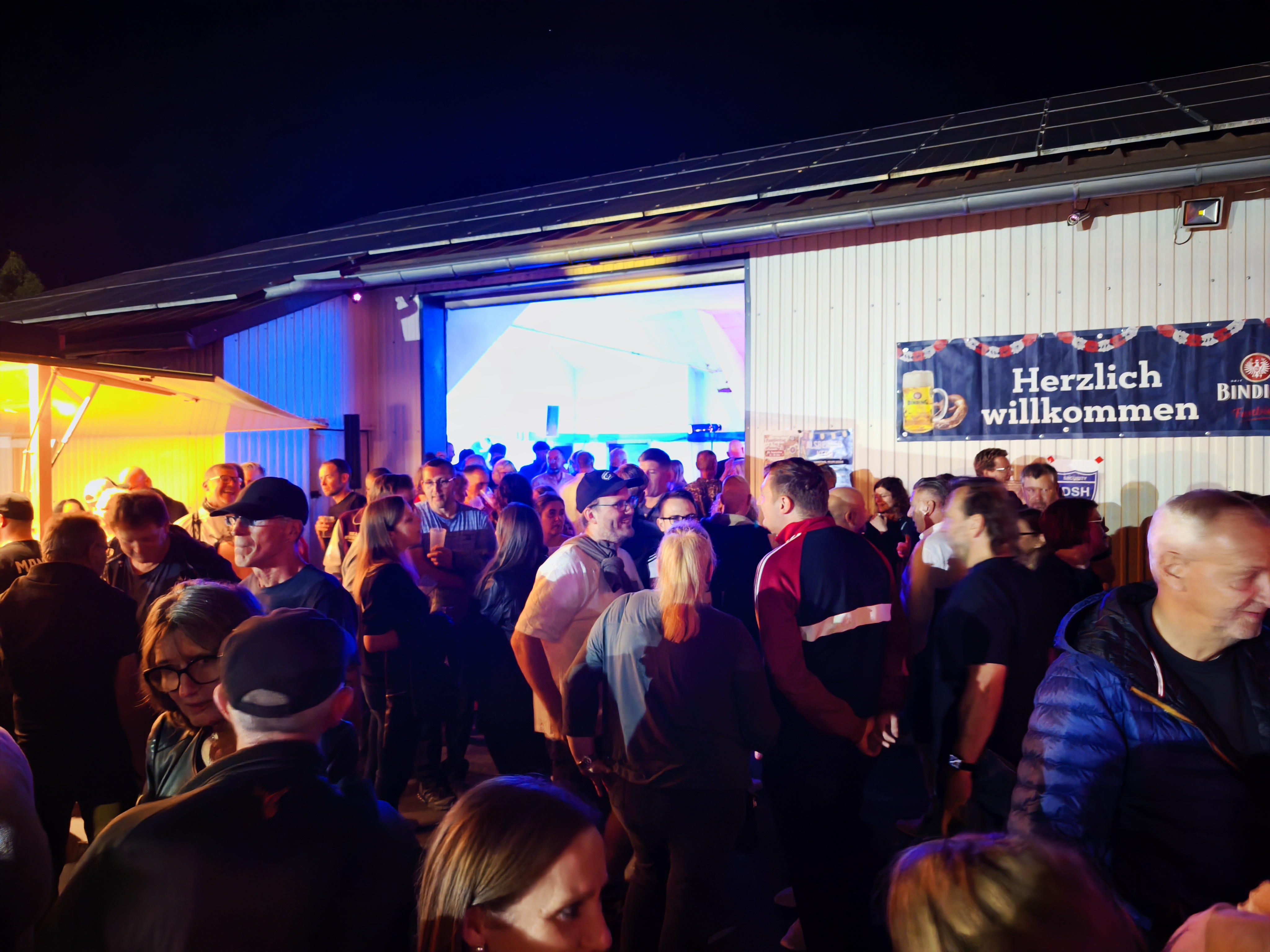 Sommerfest 2026 – volle Tanzfläche am Samstagabend